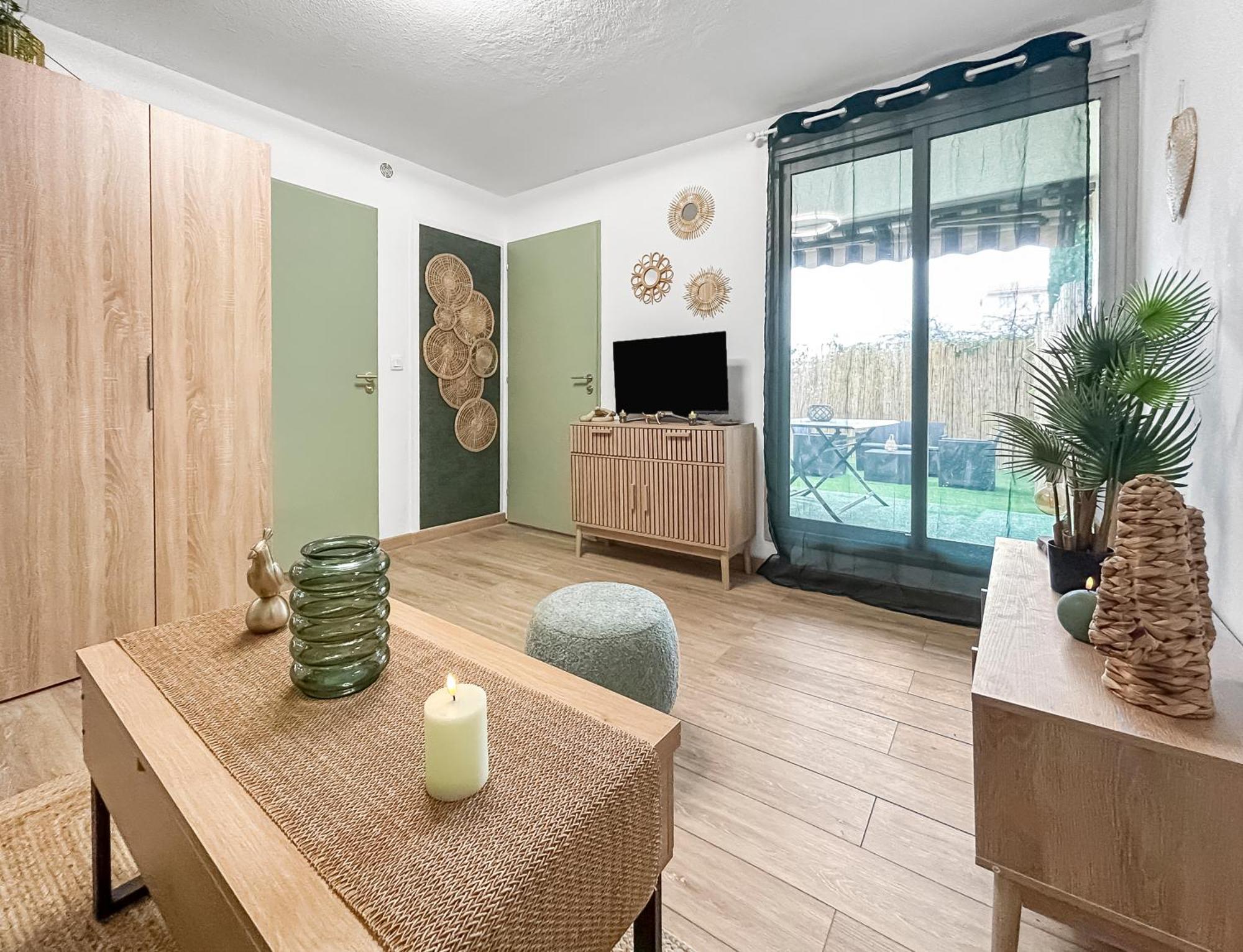 Appartement Jardin Prive, Wifi, Proche De La Fréjus